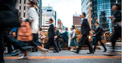 blurred-business-people-on-their-way-from-work.jpg_s=1024x1024&w=is&k=20&c=8PE831a3X1dK9Y8pRoMAVeazySyamy9LKjJSArRYNhs= (1).jpg