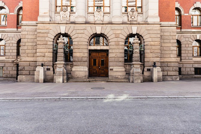 Høyesterett inngangsdør (1).jpg