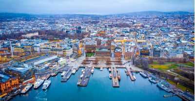 aerial-view-of-oslo-city-hall-in-winter-time-norway-picture-id1217032912.jpg