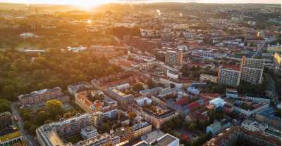drone-view-of-oslo-with-sunrise-picture-id1172800258 (1).jpg