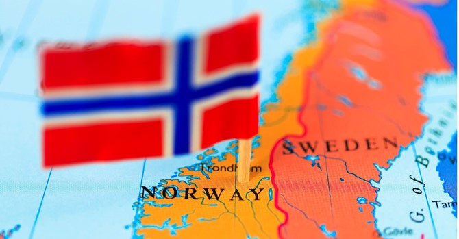 map-and-flag-of-norway-picture.jpg