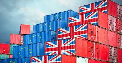 Bilde av containere britisk havn.jpg